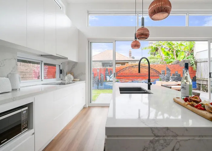 Rozelle Retreat By The Bay Run